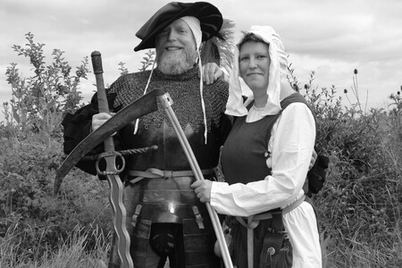 Paar in mittelalterlicher Kleidung / 500 Jahre Bauernschlacht